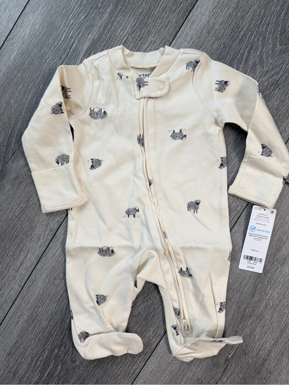 Carter’s Baby Boy or Girl Footed Sleeper NWT Newborn Size